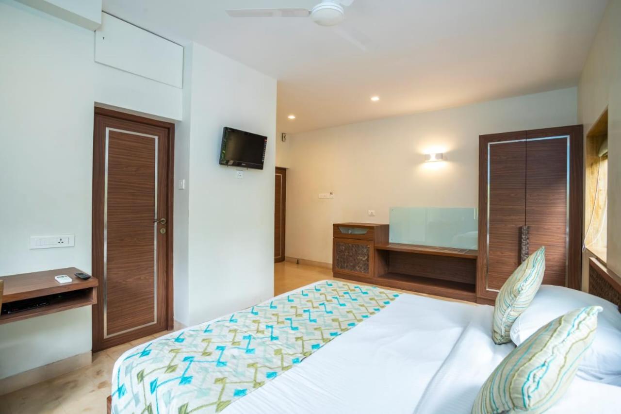 Holiday Goa Arpora Exterior photo