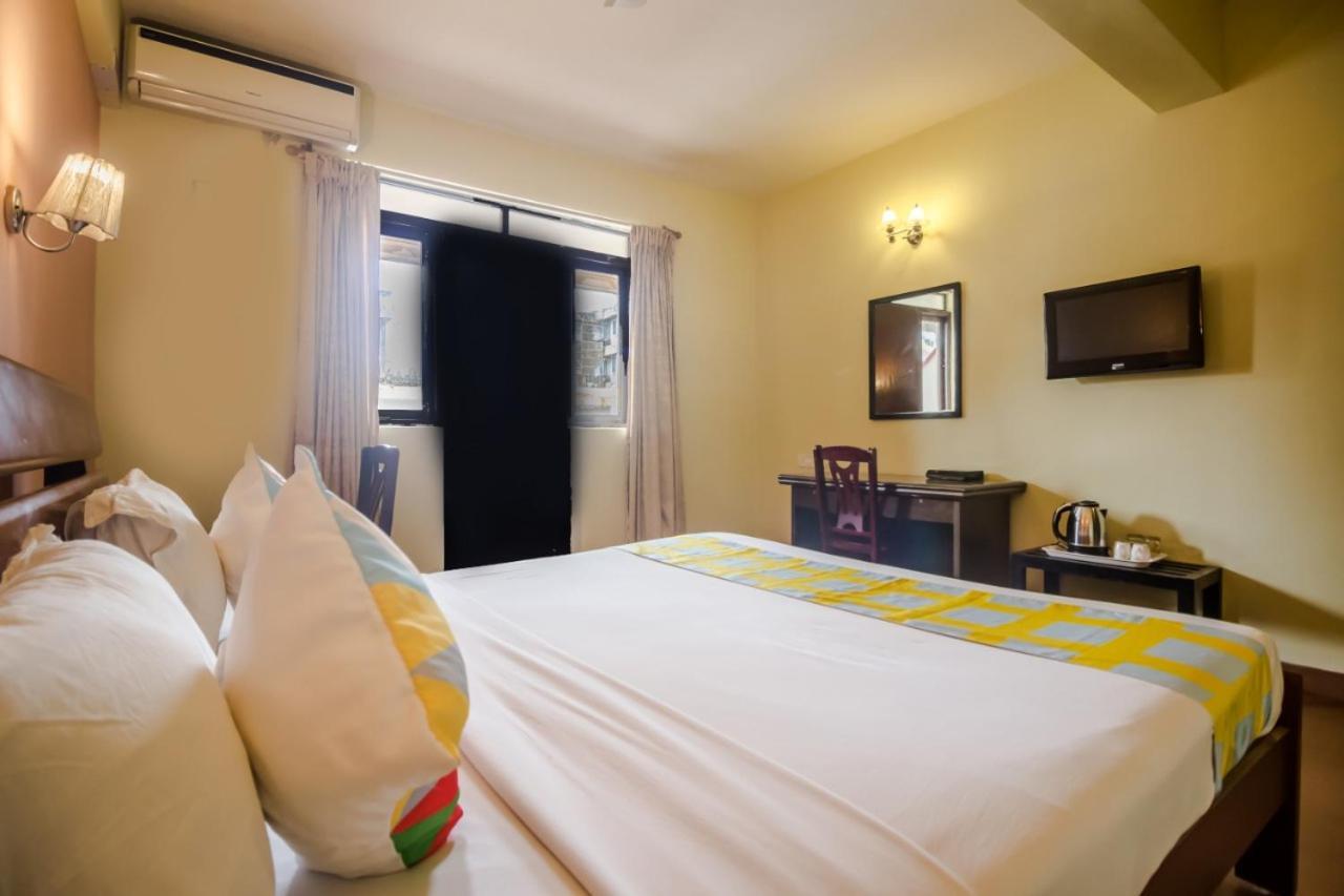 Holiday Goa Arpora Exterior photo